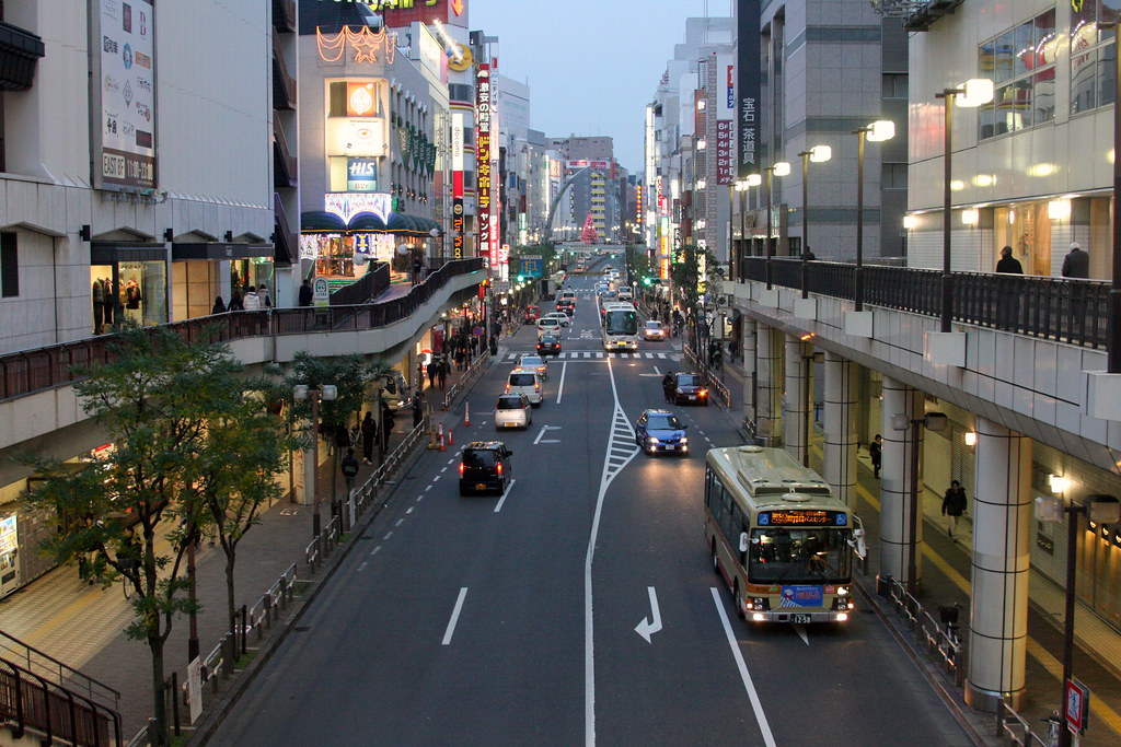 町田市で浮気の不安を感じたときに整理したい行動の変化と、駅前の商業エリアと郊外の滞在スポットが重なる街での相談先