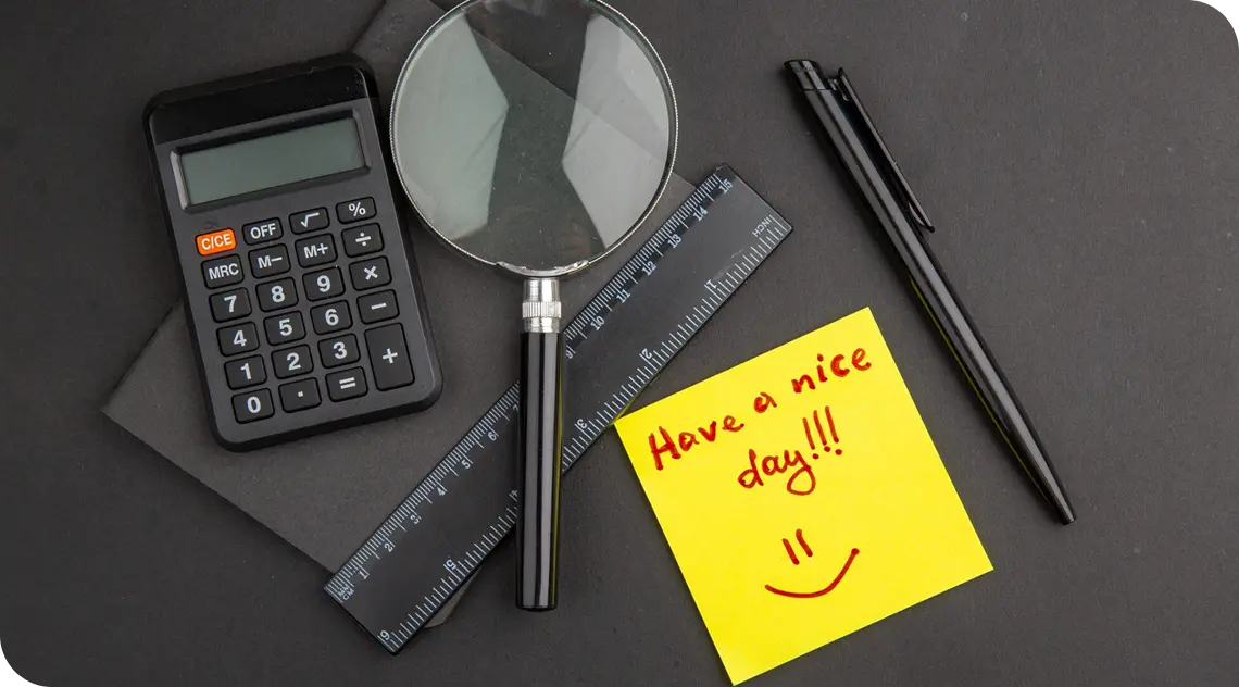 資料と文具の写真