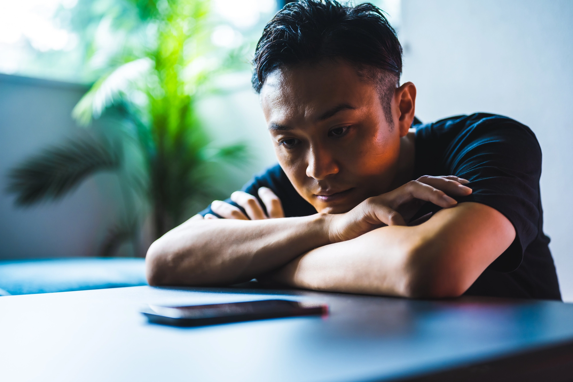 スマホを勝手に見て得たのは違法なのか? 証拠になれるのか?