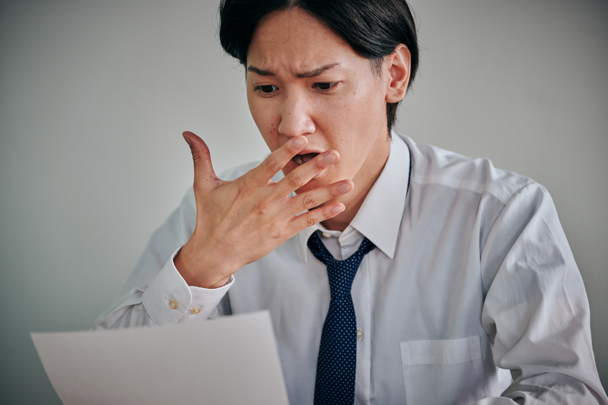 浮気調査は本当にバレないのか？相手に知られるリスクと注意点を解説