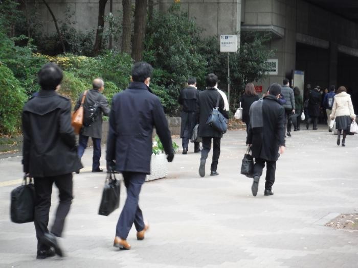 名古屋で直行直帰が多い配偶者の勤務予定と帰宅情報を整理する方法